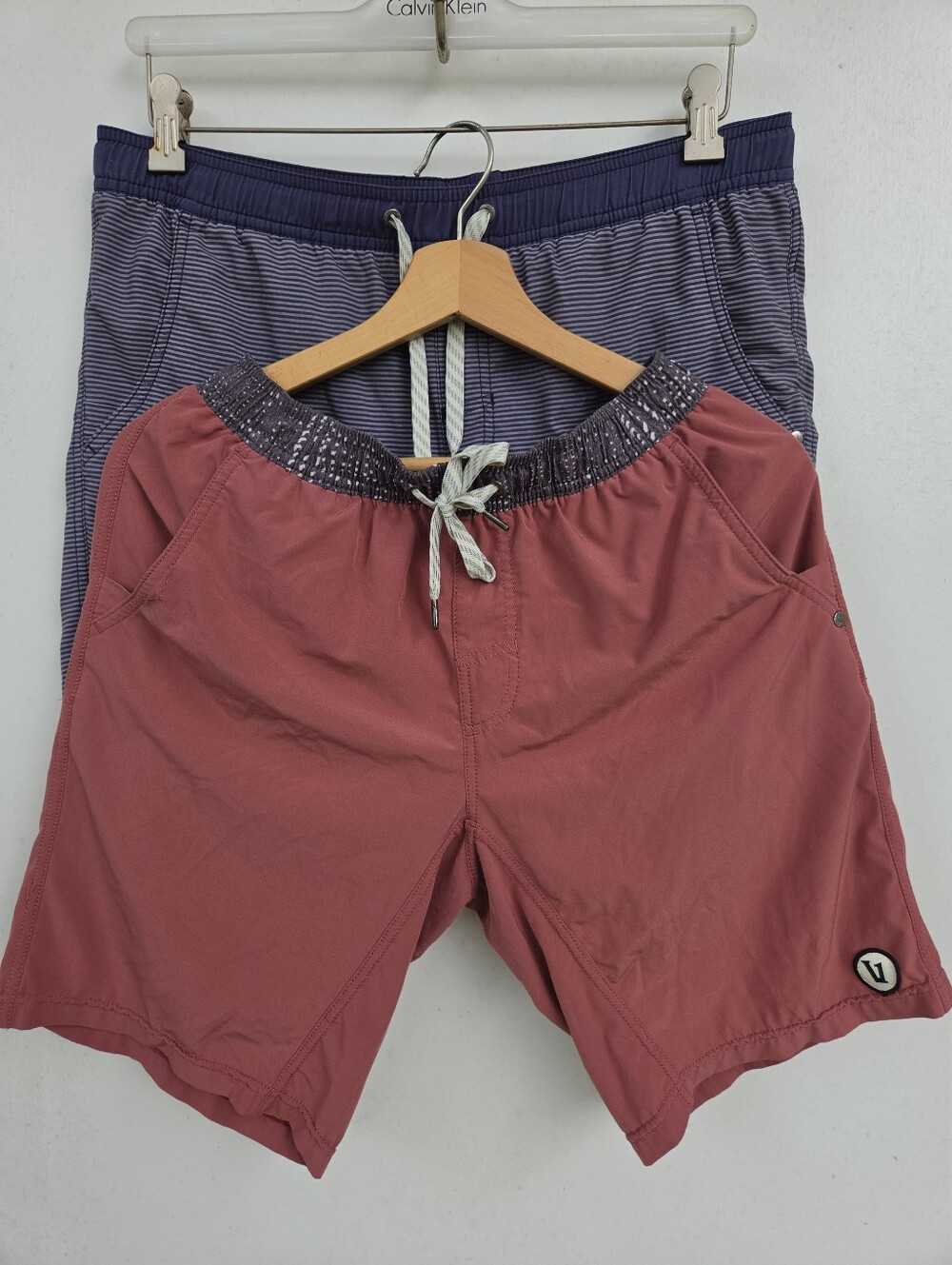 Vuori lot of 2 Kore Shorts Men Blue Red  Performance Activewear  small *Read*
